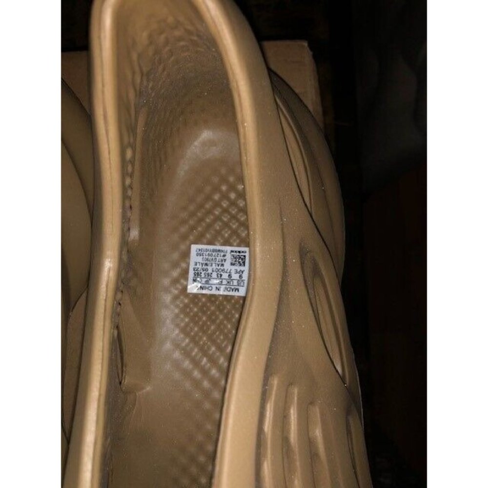 NIB ADIDAS MEN'S YEEZY FOAM RUNNER DESERT SAND SIZE 9 STYLE GW3354 SOLD OUT! - Picture 10 of 13